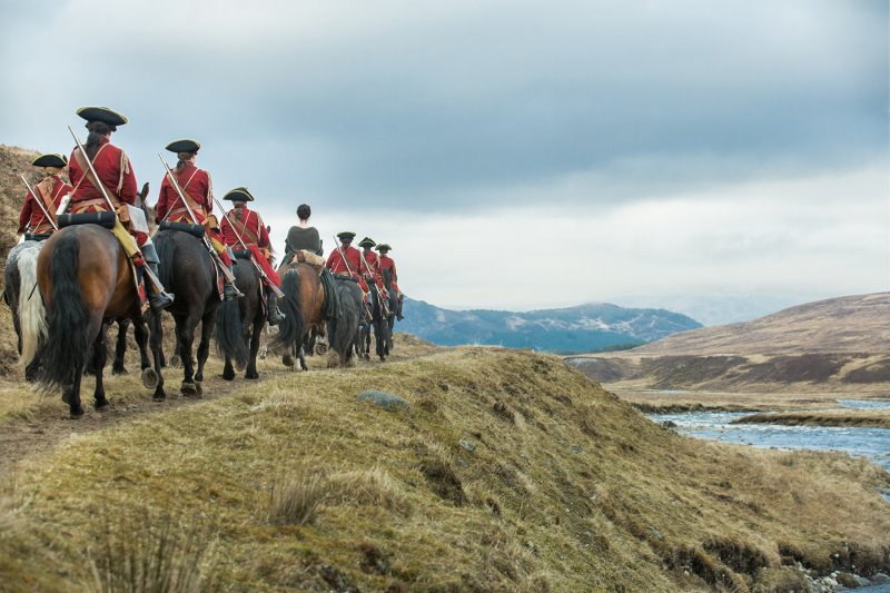 Illustration for article titled Everything You Need to Know Before Outlander Returns This Weekend